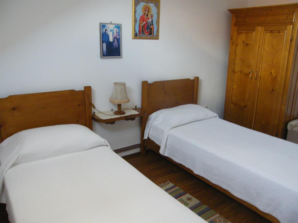 Pensiunea Casa Filoxenia Horezu Phòng bức ảnh