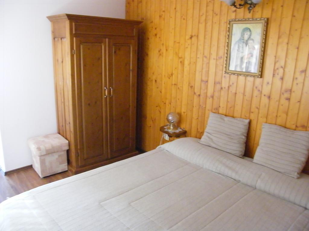Pensiunea Casa Filoxenia Horezu Ngoại thất bức ảnh