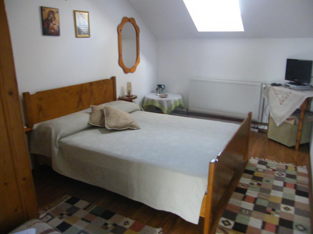 Pensiunea Casa Filoxenia Horezu Ngoại thất bức ảnh