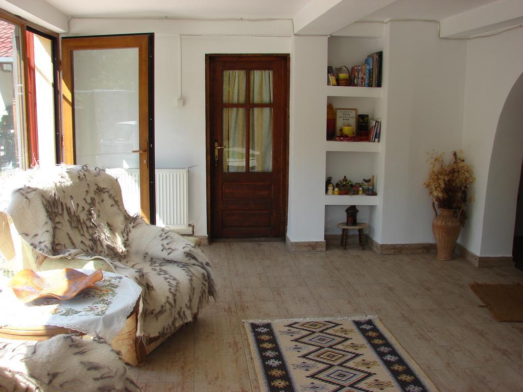 Pensiunea Casa Filoxenia Horezu Ngoại thất bức ảnh